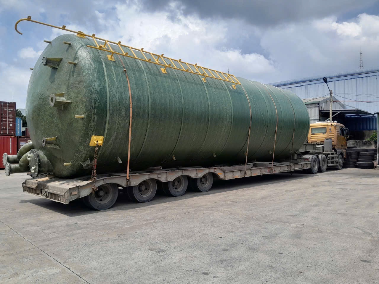 Vận chuyển bồn chứa hóa chất đường kính 4m nặng 50 tấn